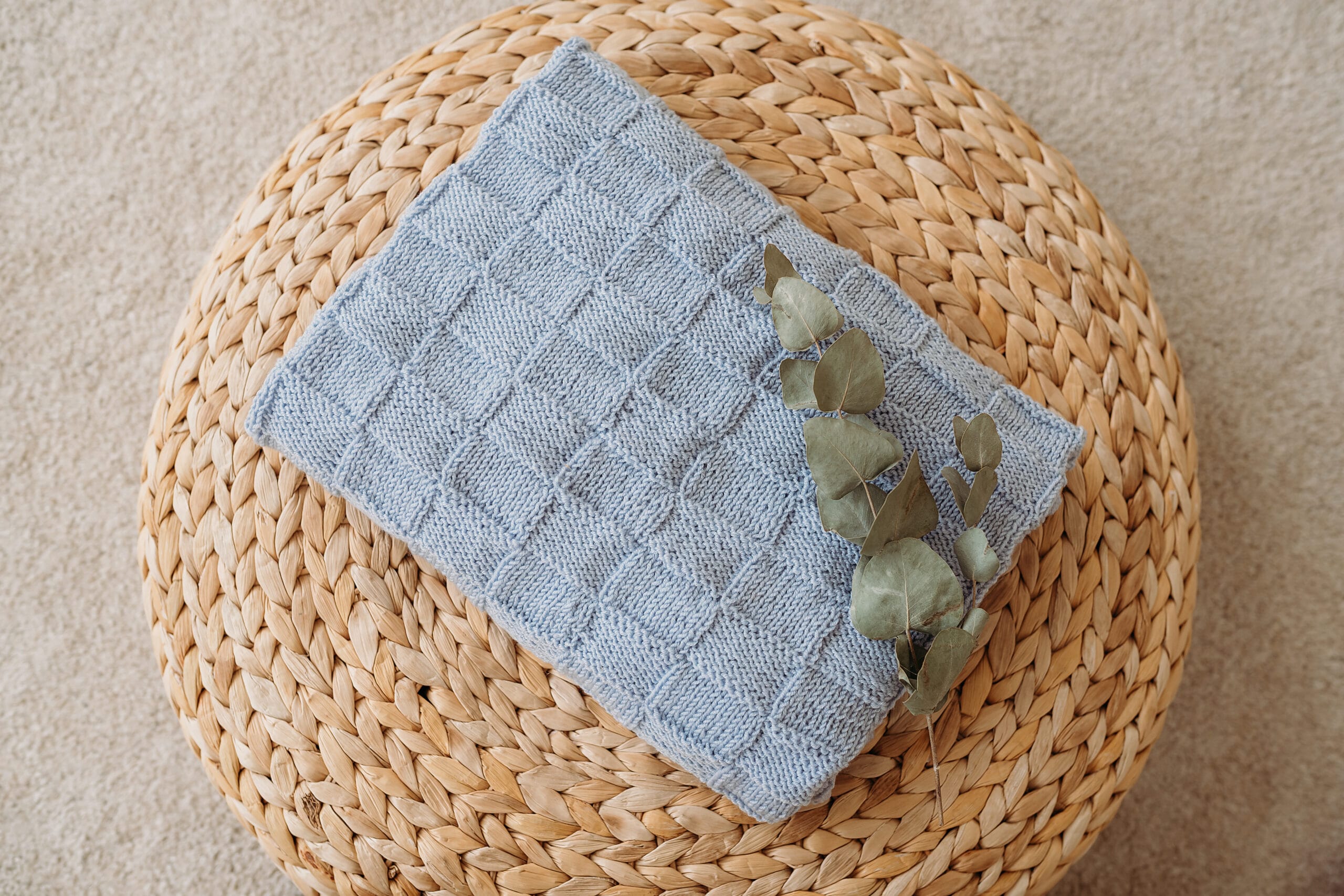 Merinoullteppe "Sky Blue Squares"
