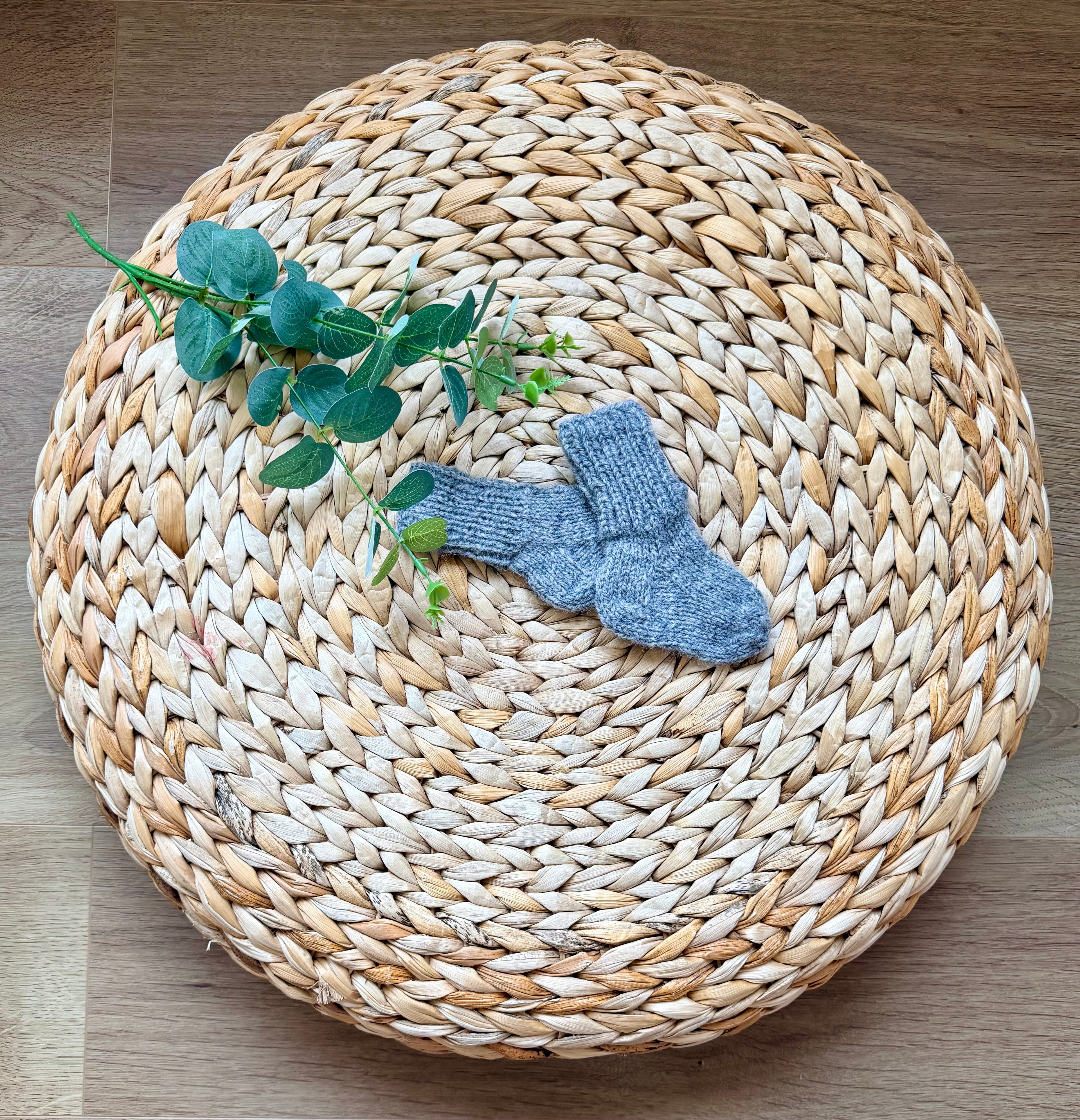 Vilnonės kojinytės naujagimiui „Pilkuma“