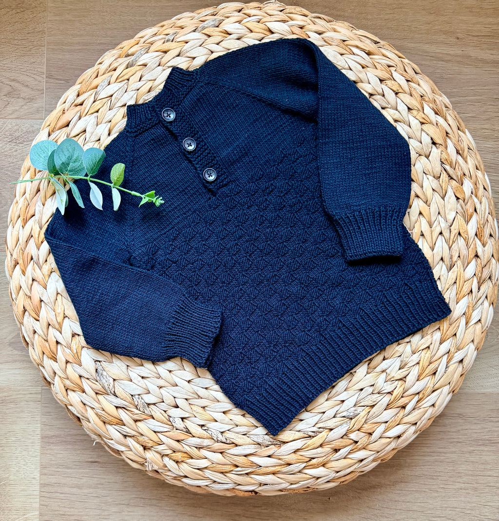 Medvilninis megztinis „Juoda klasika“