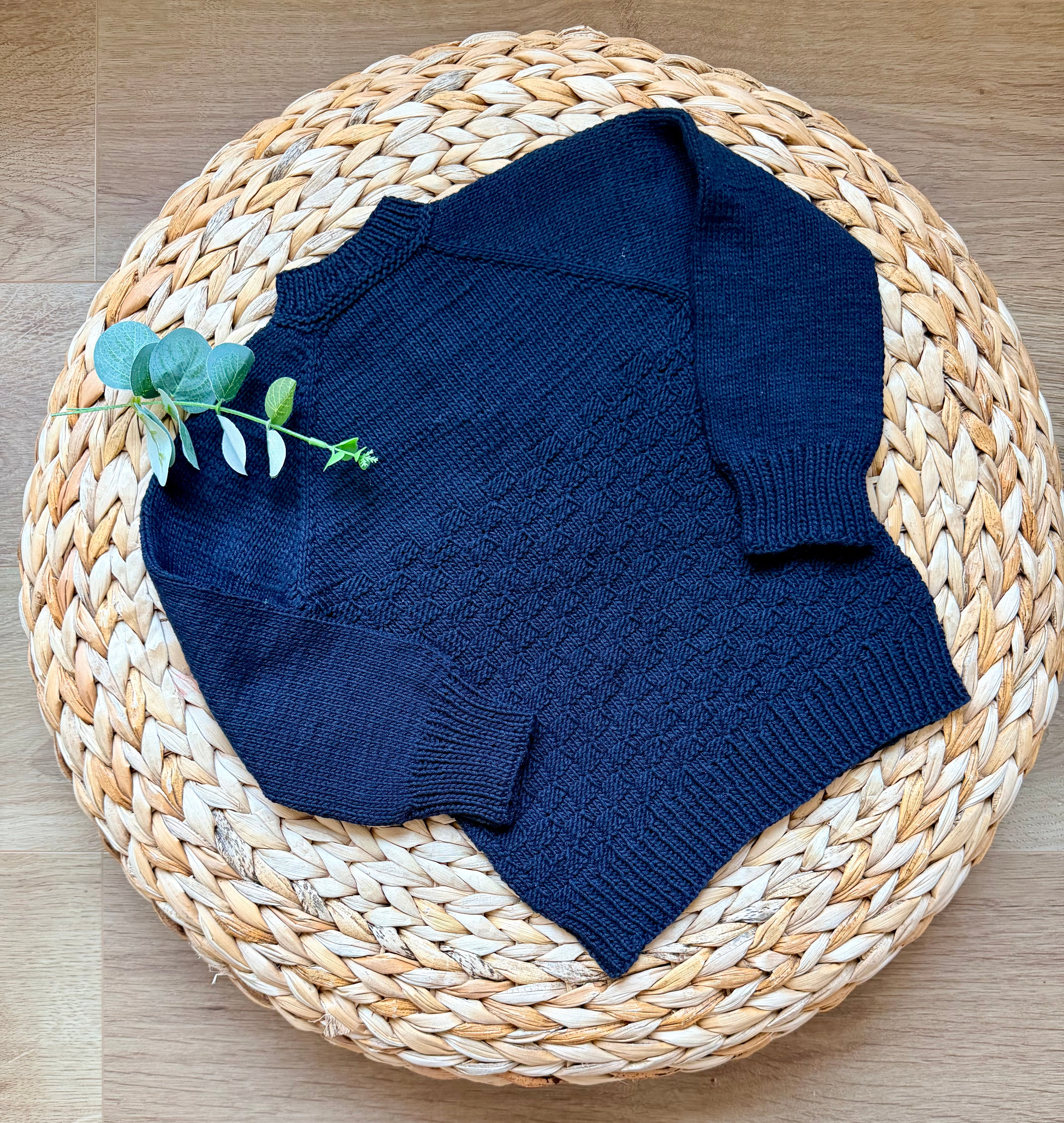 Medvilninis megztinis „Juoda klasika“