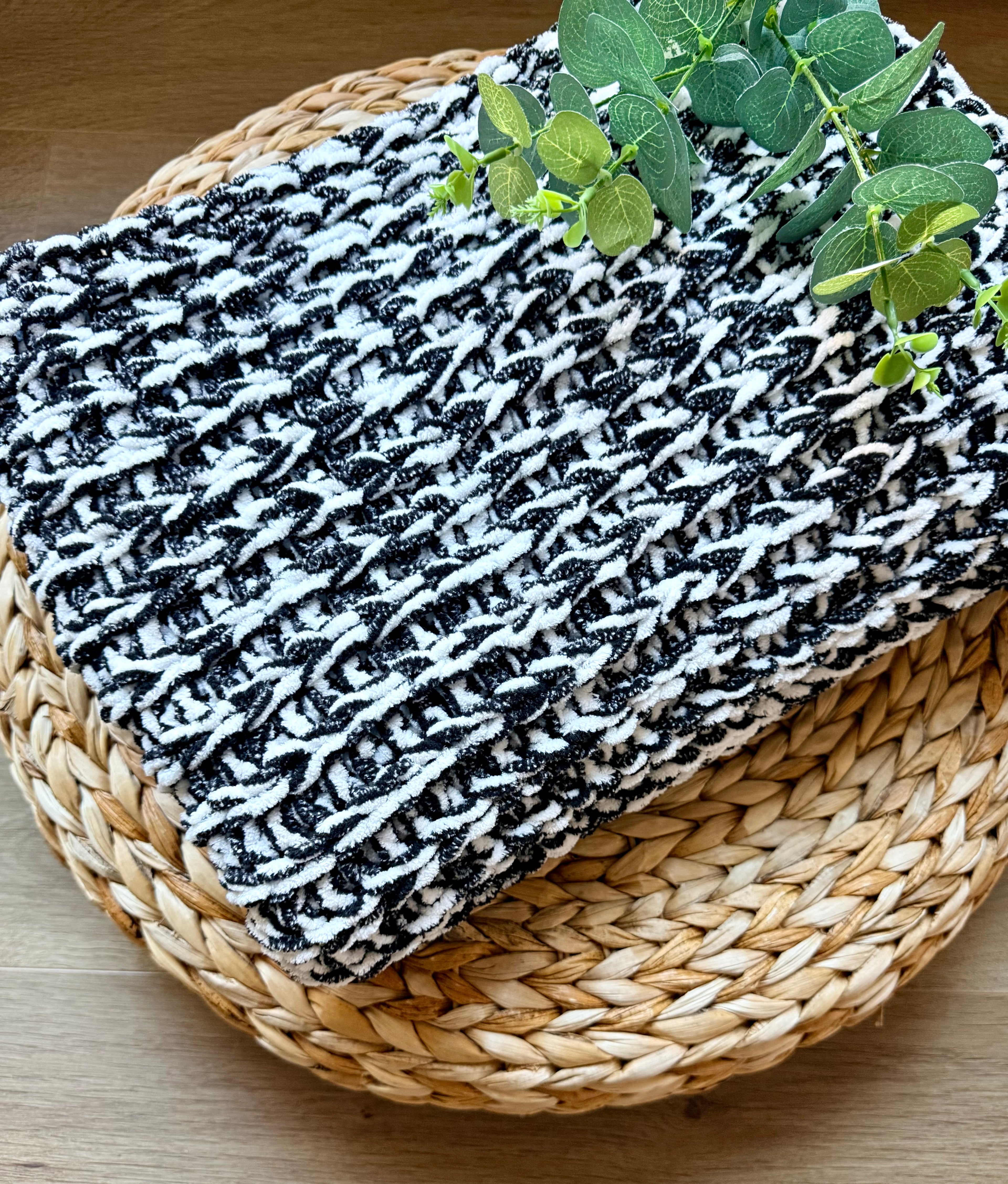 Puffy pledukas "Juoda Balta"