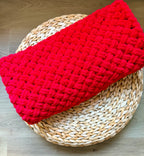 Rankomis megztas pledas "Puffy" - Raudonasis sapnas