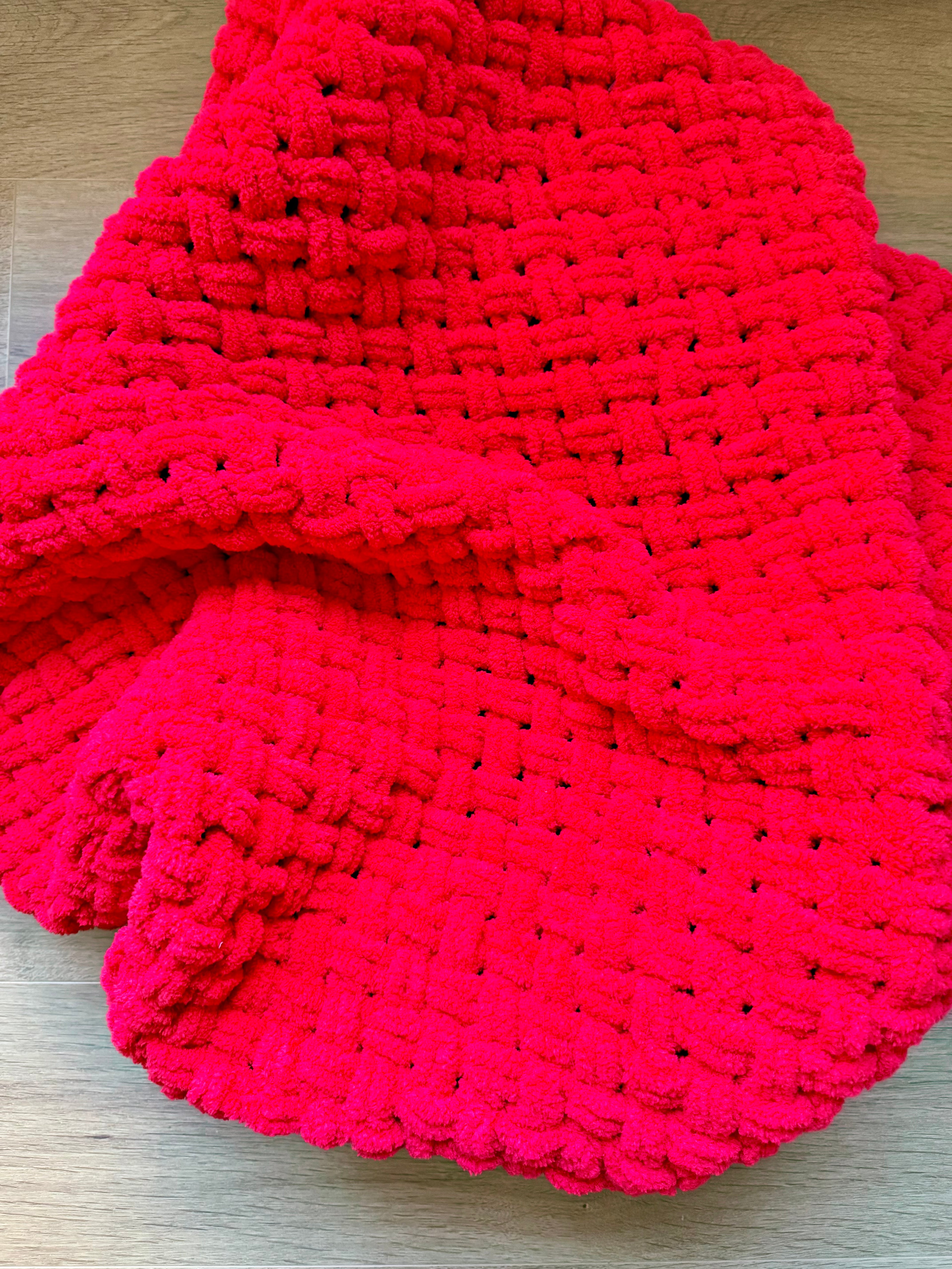 Rankomis megztas pledas "Puffy" - Raudonasis sapnas