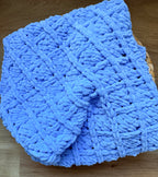 Hand-knitted Puffy blanket "Blue sky"