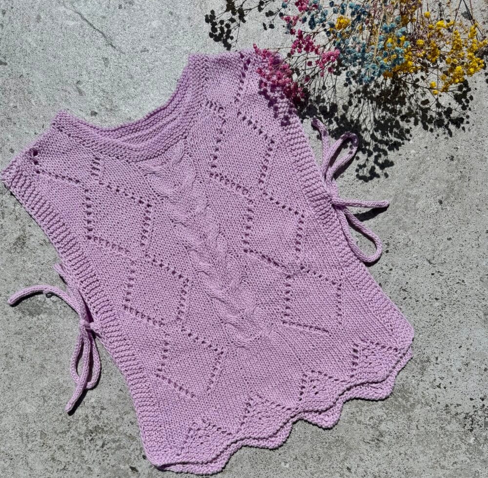 Rankų darbo liemenė „Violetinis debesėlis“